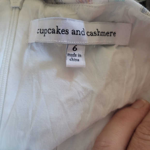 Cupcakes and Cashmere dress Size 6 - Picture 3 of 6